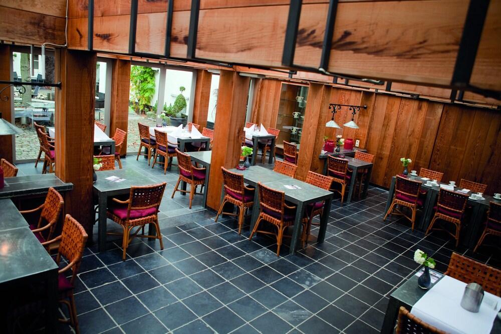 เฟลทเชอร์ โฮเต็ล เรสเทอรองต์ คาสตีล เอเรนสไตน์ Hotel แคร์คาเดอ ภายนอก รูปภาพ