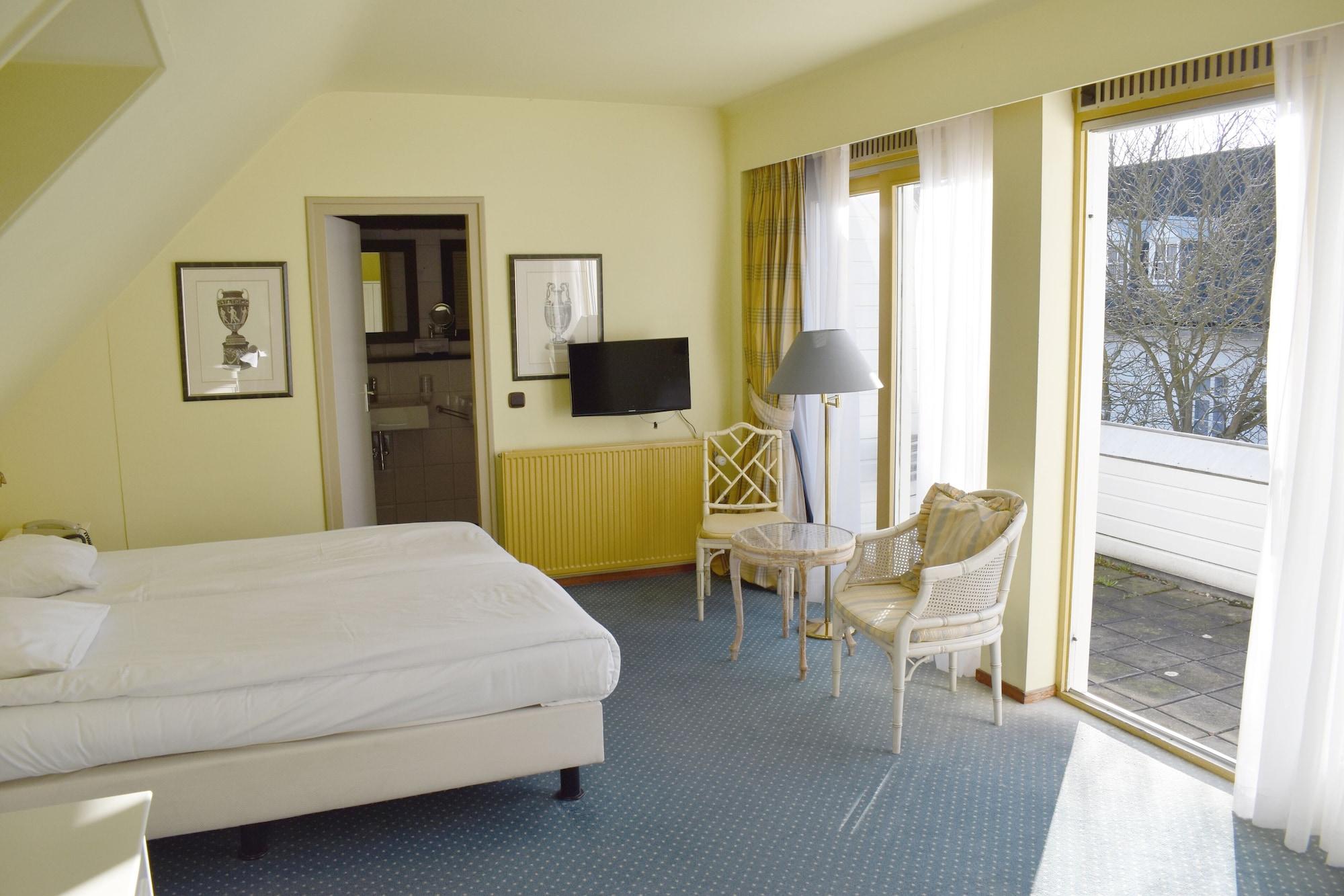 เฟลทเชอร์ โฮเต็ล เรสเทอรองต์ คาสตีล เอเรนสไตน์ Hotel แคร์คาเดอ ภายนอก รูปภาพ