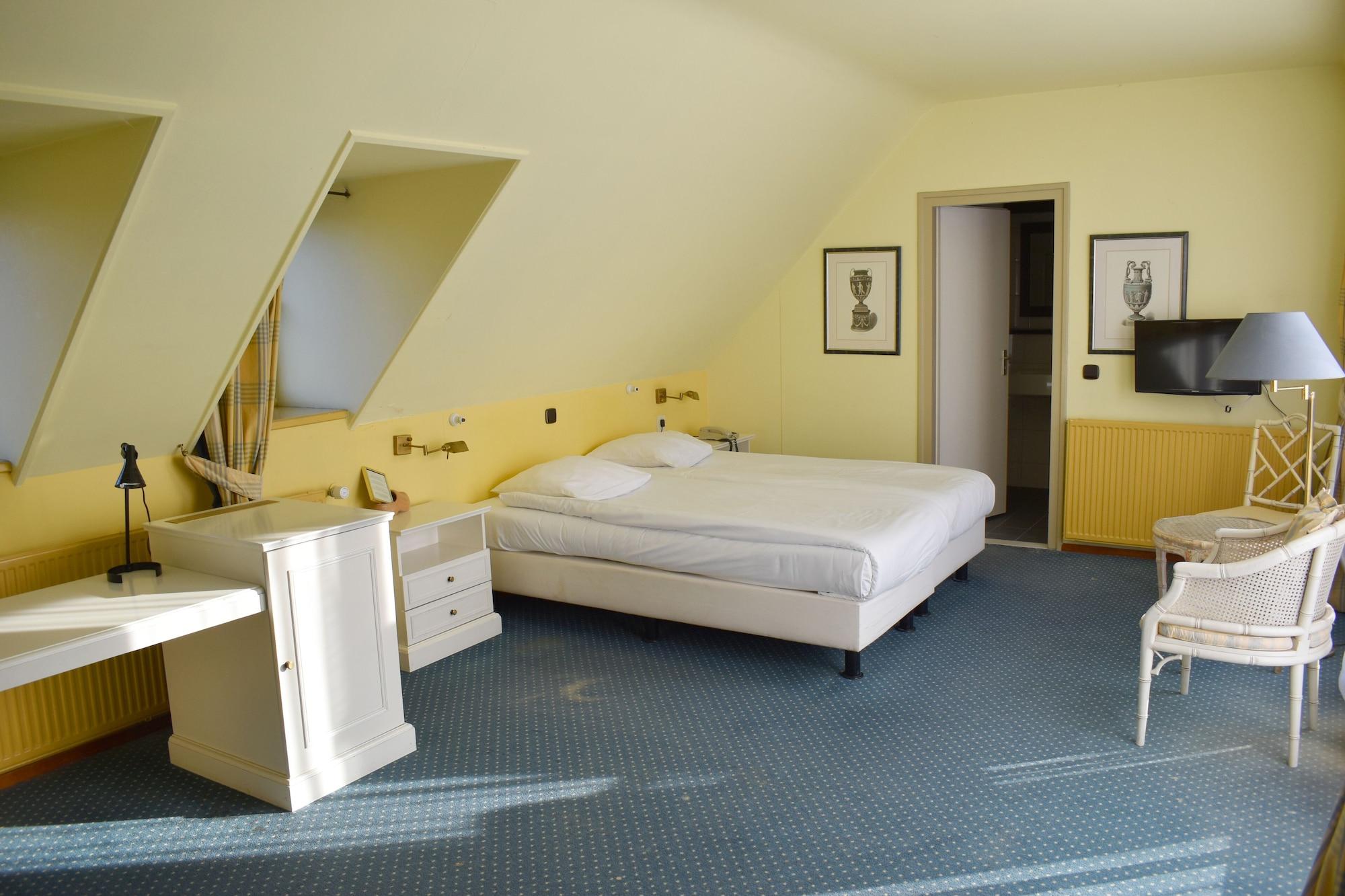 เฟลทเชอร์ โฮเต็ล เรสเทอรองต์ คาสตีล เอเรนสไตน์ Hotel แคร์คาเดอ ภายนอก รูปภาพ