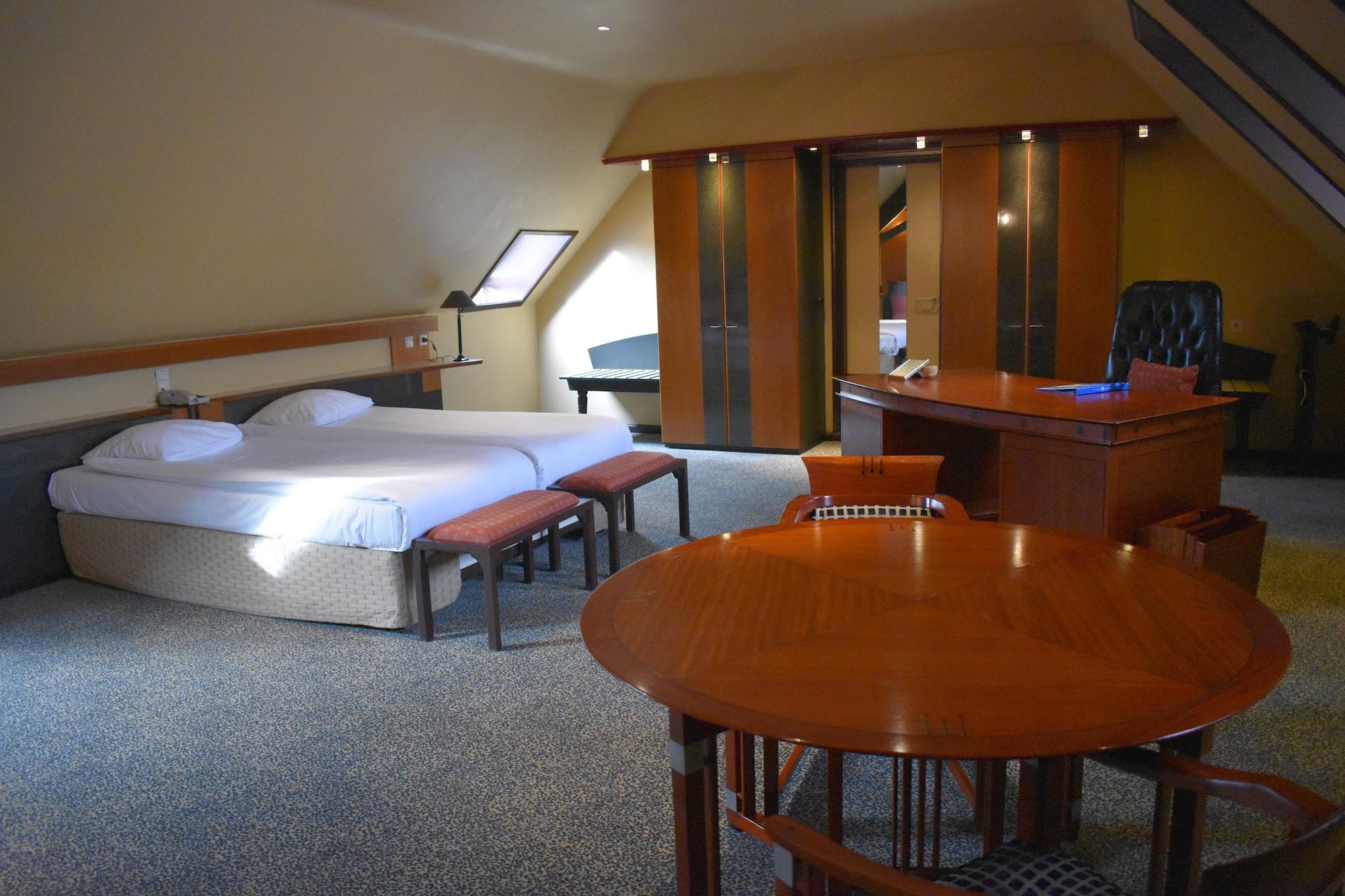 เฟลทเชอร์ โฮเต็ล เรสเทอรองต์ คาสตีล เอเรนสไตน์ Hotel แคร์คาเดอ ภายนอก รูปภาพ