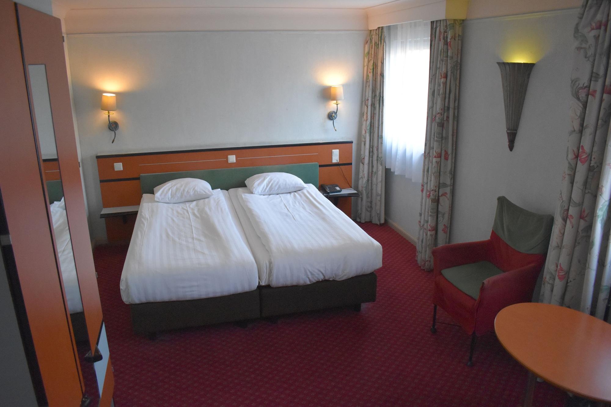 เฟลทเชอร์ โฮเต็ล เรสเทอรองต์ คาสตีล เอเรนสไตน์ Hotel แคร์คาเดอ ภายนอก รูปภาพ