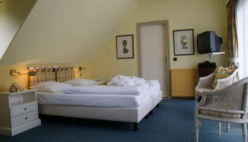 เฟลทเชอร์ โฮเต็ล เรสเทอรองต์ คาสตีล เอเรนสไตน์ Hotel แคร์คาเดอ ภายนอก รูปภาพ